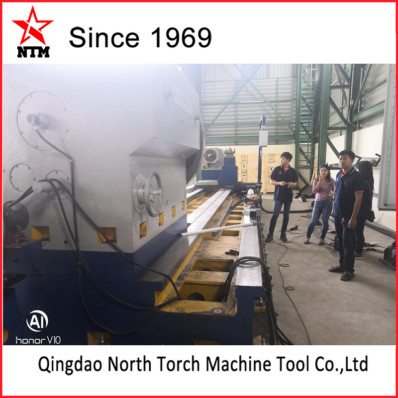 我司工程師成功完成我司生產(chǎn)的重型機(jī)械臥式車(chē)床CG61200*8000/40T 的安裝，調(diào)試與培訓(xùn)